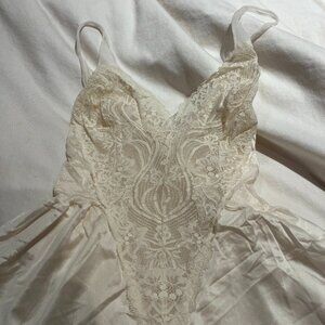 Olga 91140 Whit Silky Nylon Lace Bodice Wide Sweep Full Length Waltz Nightgown M